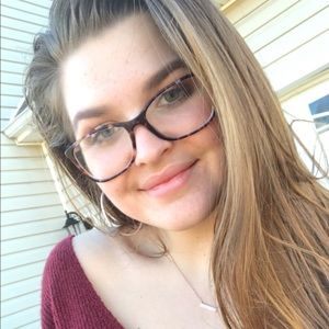 Meet your Posher, Olivia